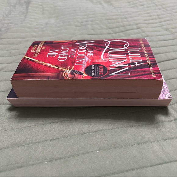 Book set Bridgerton Book Set by Julia Quinn - Picture 3 of 4